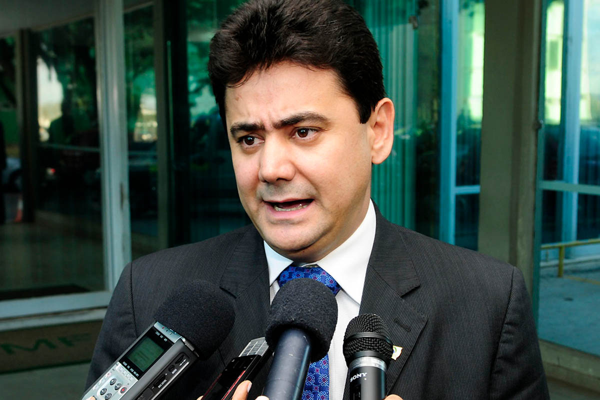 “SHOW DE EDER”:  Ex-secretário de Fazenda condenado a mais de 100 anos discursa em audiência pública na AL e recebe vaias e aplausos