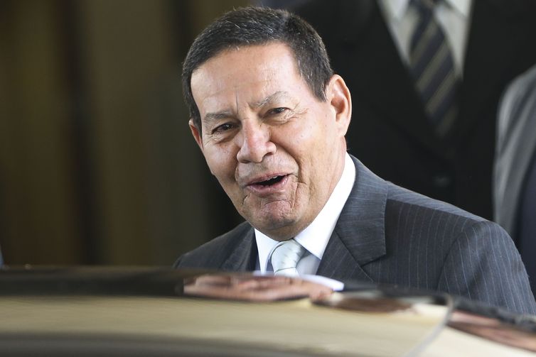 Referindo-se a Venezuela, Mourão diz que Brasil não participa de intervenção em outros países