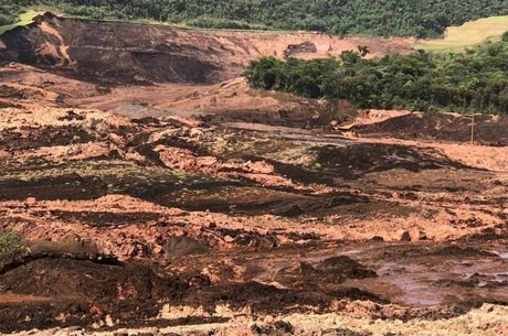 Peritos dizem que 'há tempos alertam para riscos de rompimento de barragens'