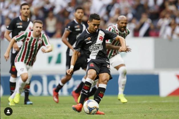 Vasco bate Flu  e vai à semifinal como líder do grupo