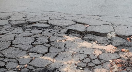 'LAMBANÇA' COM DINHEIRO PÚBLICO: Rondonópolis tem prejuízo duplo com asfalto que se “esfarinha” e exige constantes reparos