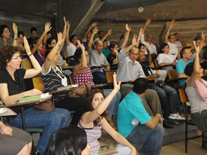  Professores anunciam paralisação de 