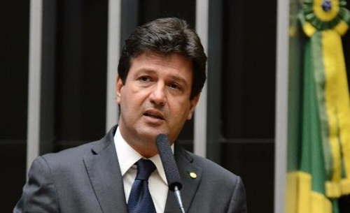 Ministro da Saúde não irá a evento anunciado pelo porta-voz do governo