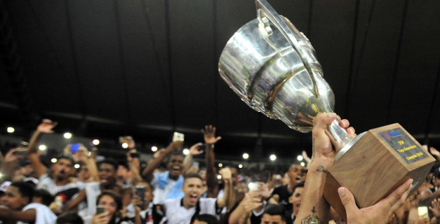 Em clássico tumultuado, Vasco bate Fluminense por 1 a 0 e fatura a Taça Guanabara