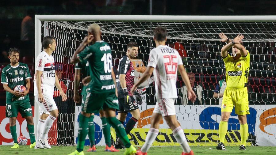  São Paulo e Palmeiras empatam sem gols pela semifinal do Paulistão