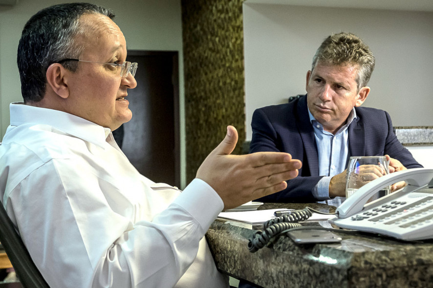  NA BASE DA DIPLOMACIA: Pedro Taques rebate Mauro com “luva de pelica” e evita polemizar com o ex-prefeito de Cuiabá