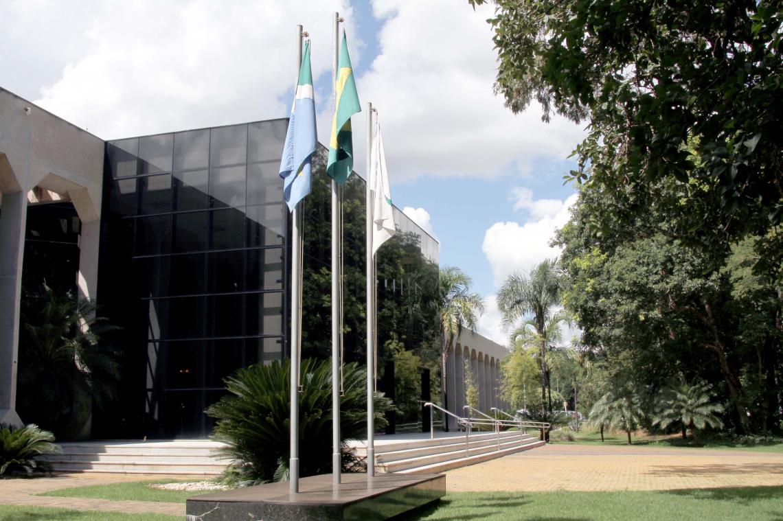 FARRA SEM FIM: Sete conselheiros do TCE de Mato Grosso do Sul receberam R$ 1,4 milhão em 2 meses