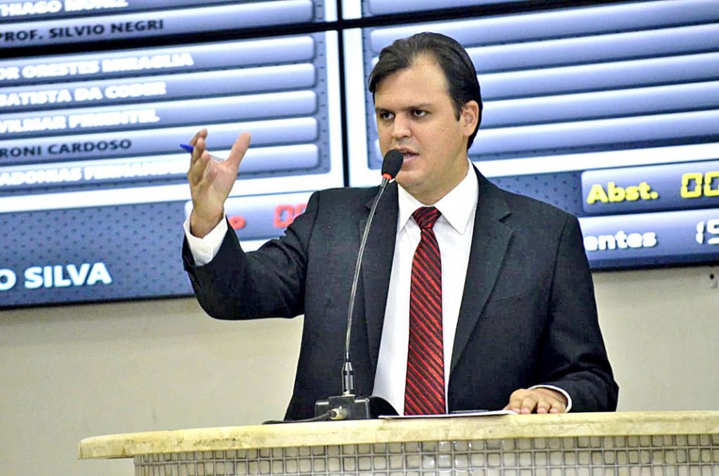 Deputado quer reverter incentivos ilegais para saúde, educação e transparência