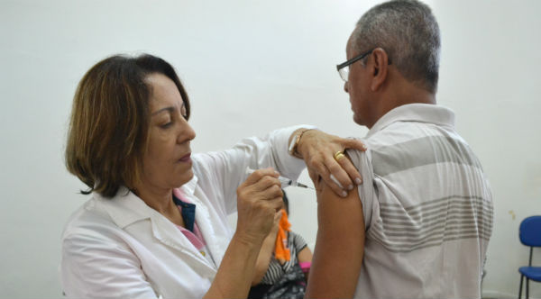  PROCURE LOGO O POSTO MAIS PRÓXIMO: Apenas 63% se vacinaram contra gripe no país; campanha vai até o próximo dia 31
