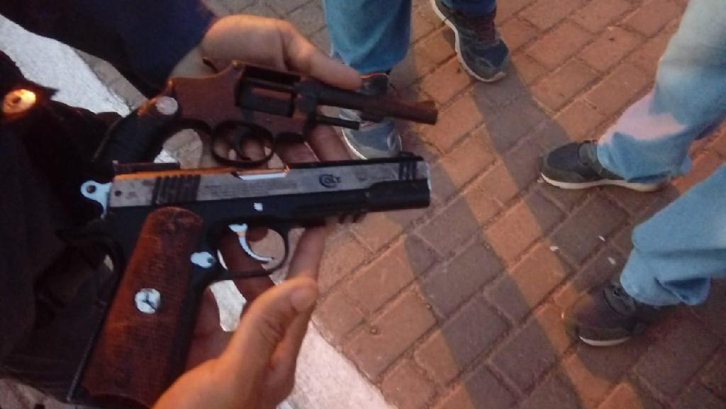  PM prende em flagrante dupla que fez reféns em tentativa de assalto aos Correios 