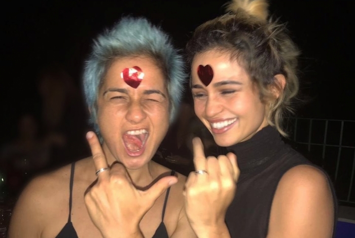  Nanda Costa pede Lan Lanh em casamento