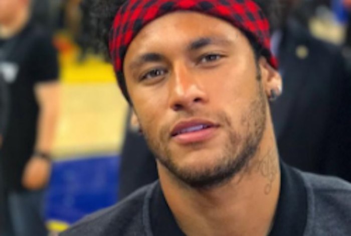 Neymar é eleito pela terceira vez o melhor brasileiro no futebol europeu