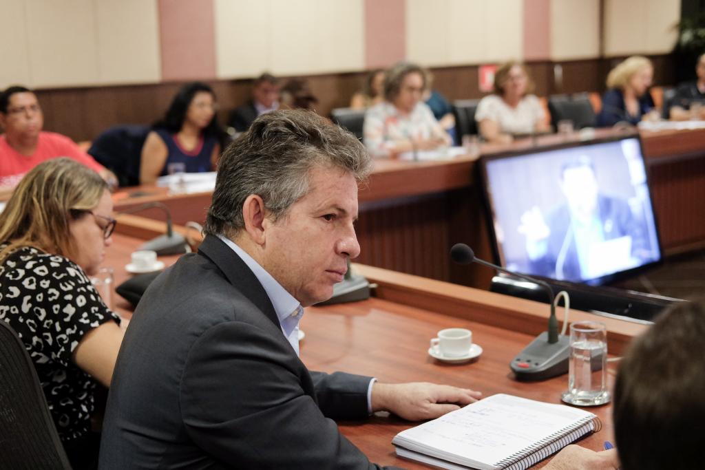  Governador se reúne com Sintep para discutir meios de atender reivindicações dos professores