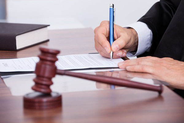  Juiz pede afastamento das funções de Oficial de Justiça flagrado quando tentava extorquir empresária