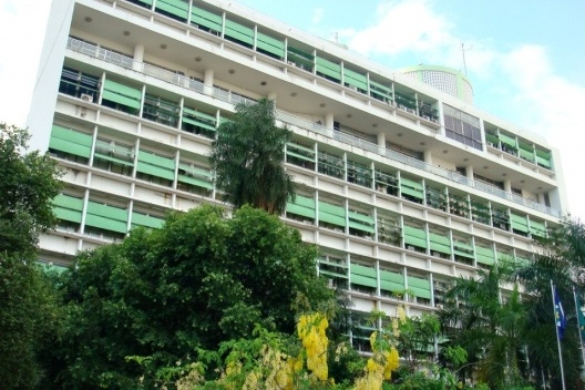 Prefeitura de Cuiabá é condenada a indenizar em R$ 350 mil aposentado por cobrança indevida de IPTU; ele tem apenas um imóvel, mas foi inscrito 1.405 vezes na Dívida Ativa