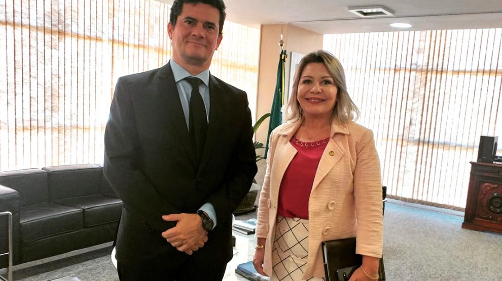DEU NA ÉPOCA: Revista questiona Sérgio Moro por elogiar Selma Rosane, senadora cassada pela Justiça Eleitoral 