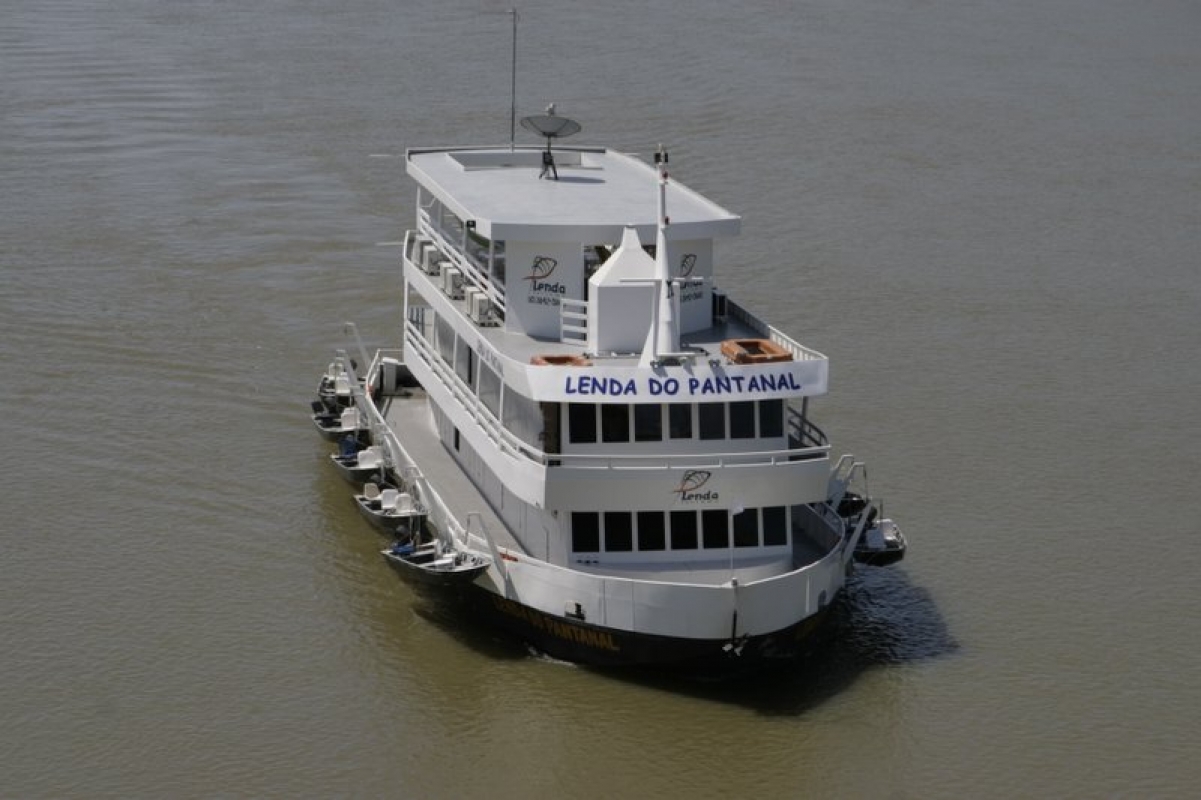 Justiça bloqueia barcos e helicóptero de empresário que comprou rede  de lojas da primeira- dama e não pagou