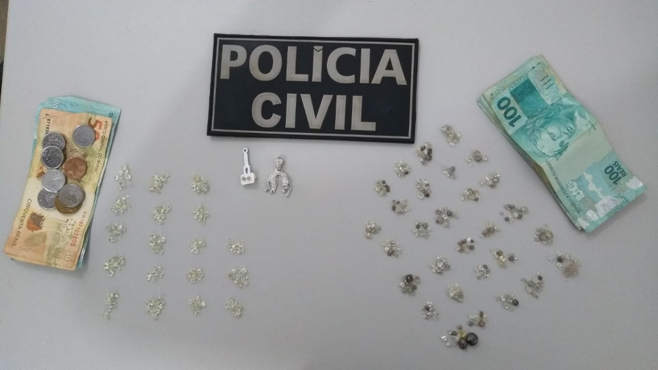 Ex-assessor da AL e um outro homem são flagrados com 470 diamantes sem comprovação de origem