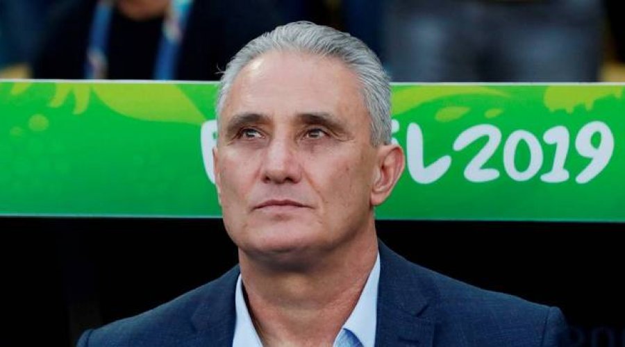 Tite se se esquiva de Bolsonaro e cobra respeito de Messi