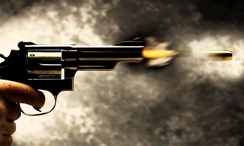  Homem armado atira em pessoas devido a som alto e é preso logo em seguida