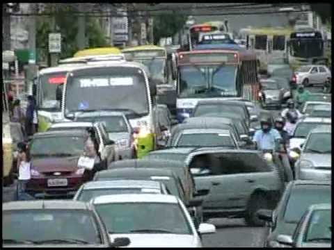 Prefeitura de Cuiabá não prioriza engenharia de tráfego e vários locais mostram cenário caótico