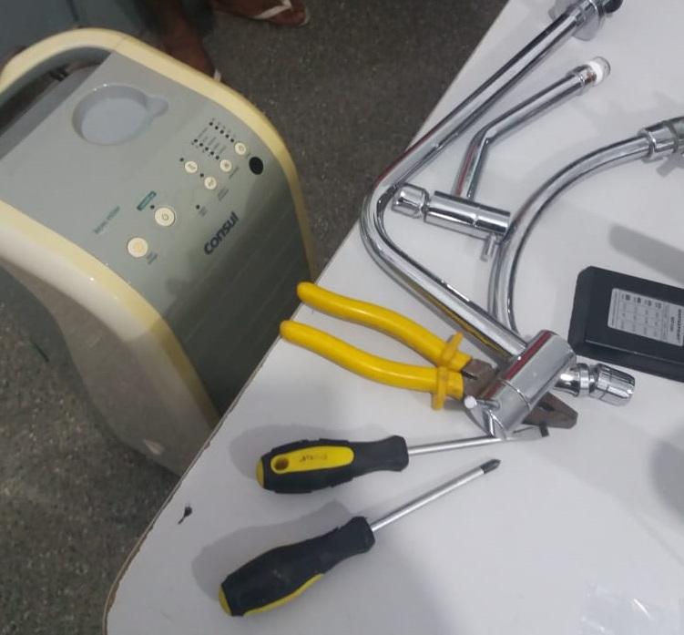 Suspeito é detido com várias ferramentas usadas em arrombamento em bairro da capital 