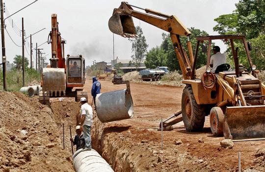  Rondonópolis experimenta maior volume de obras públicas de sua história e asfalto e sanemento avançm em bairros antes abandonados