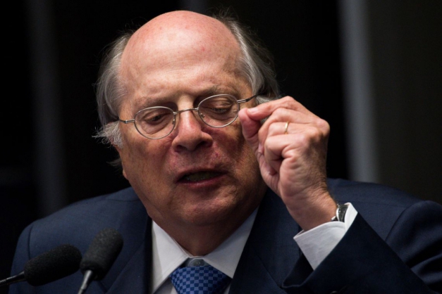 Jurista autor do pedido de impeachment de Dilma diz que Bolsonaro caminha para 