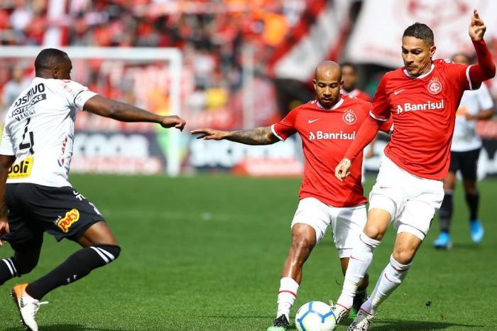 Corinthians segura empate com Inter em Porto Alegre e chega ao sexto jogo invicto
