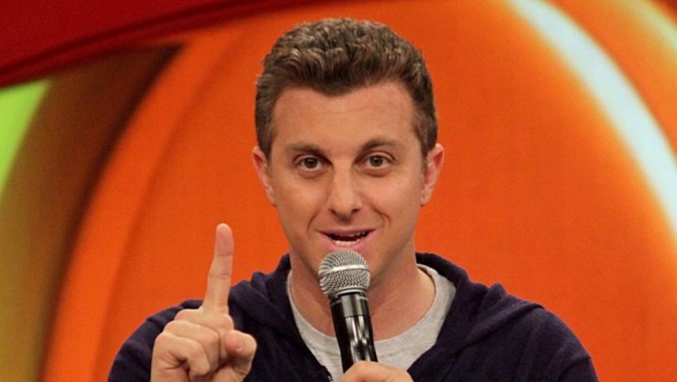  Quem diz que não há fome no Brasil 'não está vendo', diz Luciano Huck