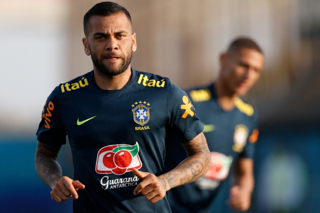 São Paulo regulariza Daniel Alves e aguarda Juanfran para domingo