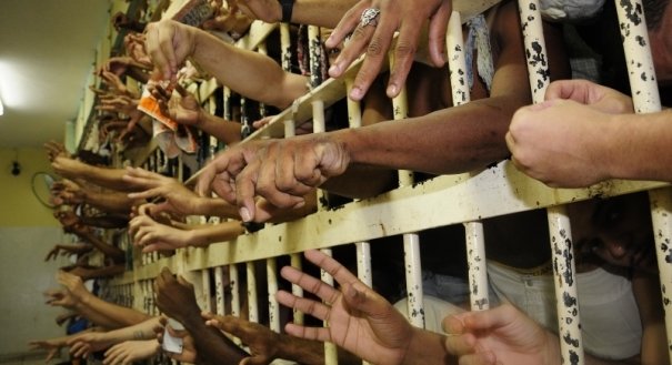  Governo de Mato Grosso e de mais cinco Estados e DF fazem manifesto cobrando mais investimentos em segurança pública e construção de novos presídios