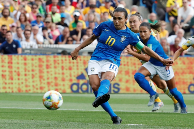  Marta é cortada da seleção brasileira para estreia de Pia