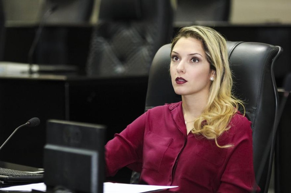 “PIZZA NO FORNO”?  Janaina critica ministro do STJ que retirou de desembargador condução de ações que envolvem juizes e promotores na “Grampolândia Pantaneira”