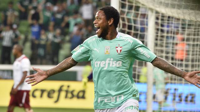  Palmeiras bate Fluminense por 3 a 0 e encosta nos líderes do Brasileirão