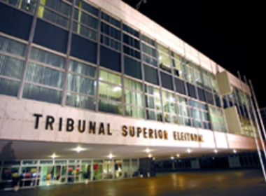 Acusada de “legislar em causa própria”, senadora Selma Arruda fez emenda que poderia beneficiá-la no TSE