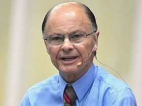 FORTUNA DE R$ 2 BILHÕES: Trajetória de Edir Macedo desde simples agente do IBGE até fundar sua própria igreja e virar dono da Record, entre outros bens