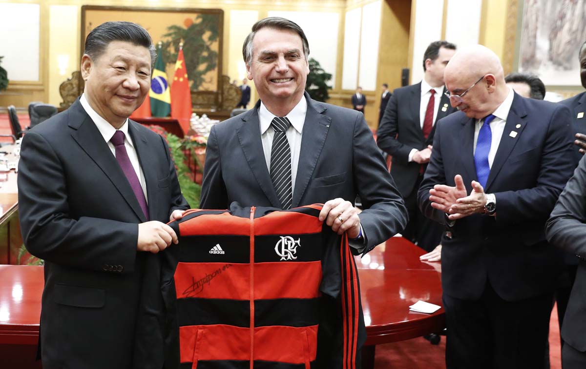  TROCOU DE ÍDOLO?: Fã de Trump, Bolsonaro está 