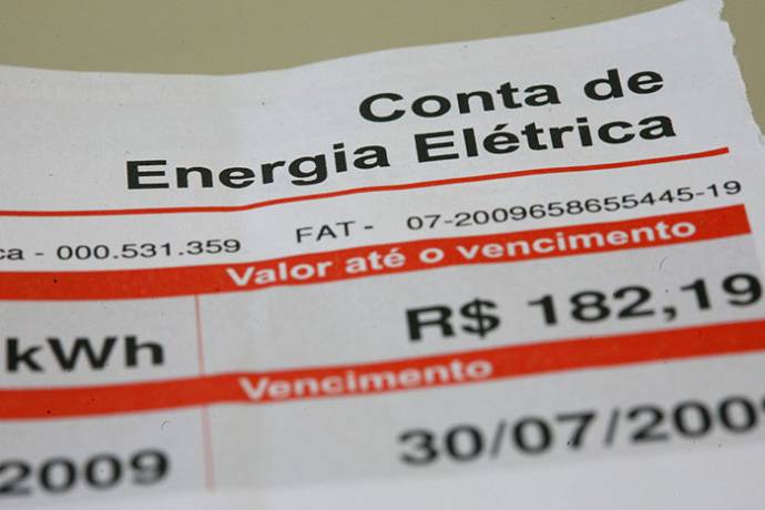 FACADA NO BOLSO: Consumidor pode ter que pagar valor recorde R$ 20,6 bi nas contas de luz em 2020 para bancar subsídio