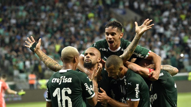 Palmeiras supera São Paulo  por 3 a 0 e reduz vantagem do Flamengo