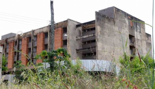 MT investe o maior volume de recursos de sua história em saúde e anuncia agora retomada da construção de hospital paralisada há 34 anos