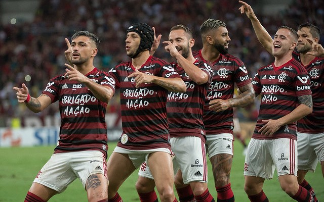 Flamengo atropela o Avaí e goleia por 6 a 1 na despedida do Maracanã 