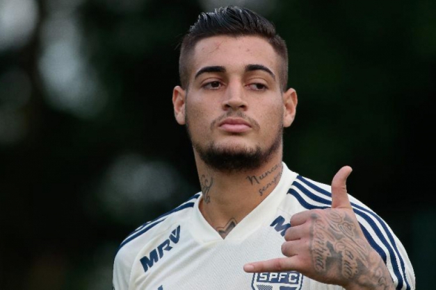 São Paulo suspende contrato do goleiro Jean até o final do ano