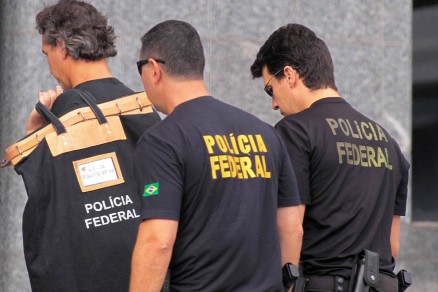  PF caça 10 por tráfico internacional de armas de fogo e indicia 28 pessoas