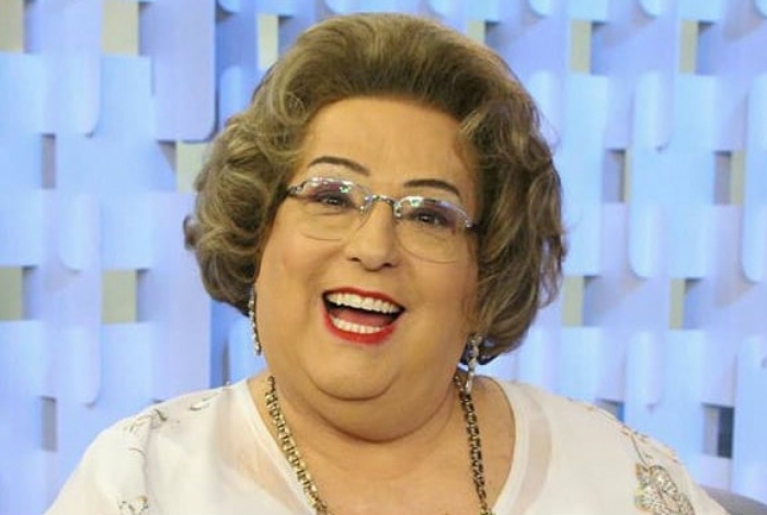 Mamma Bruschetta está namorando militar 36 anos mais novo que ela