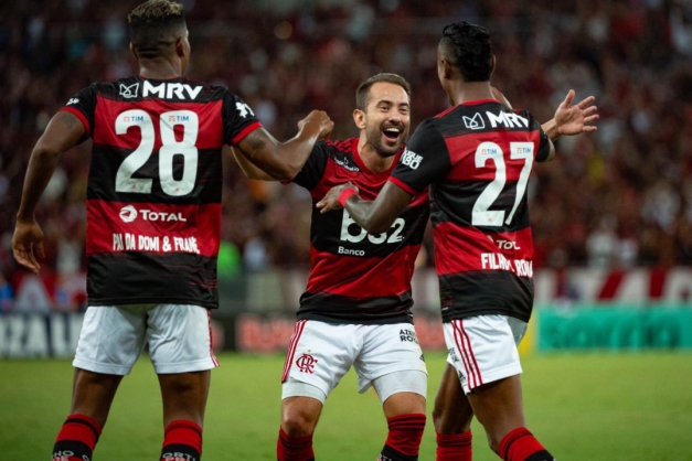 Em partida bastante movimentada, Flamengo vence o Botafogo no Maracanã