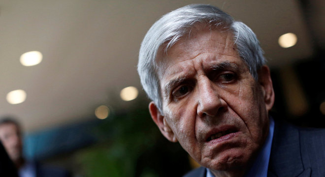 General Heleno afirma que quebrou quarentena por erro de médicos, mas já retornou ao isolamento