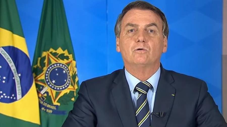  Assim como o Twitter,  Facebook e o Instagram  removem conteúdo publicado por  Bolsonaro devido considerar posts ameaça á saúde das pessoas