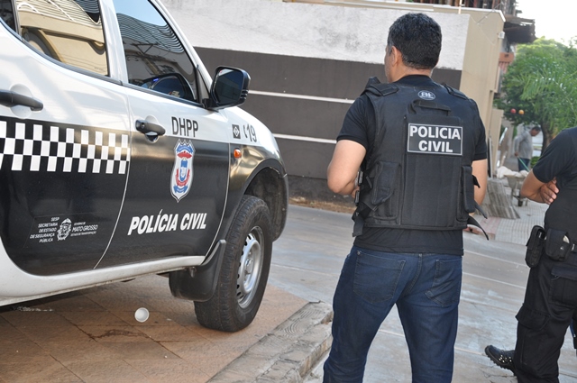    Investigação de tráfico resulta em seis pessoas presas com drogas, munições, veículos e dinheiro