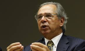 Troca de ministro não significa desapreço à vida, afirma Guedes